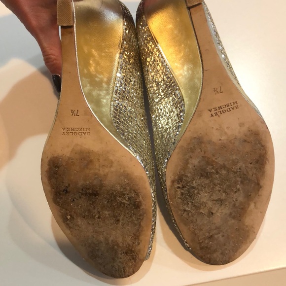 Badgley Mischka sequin wedge shoes - Picture 3 of 6